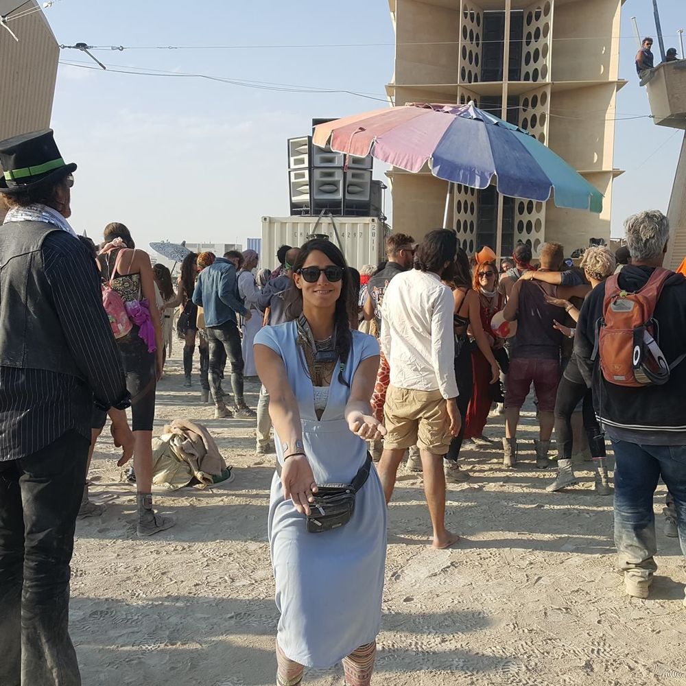 Meet your Posher, Mandana